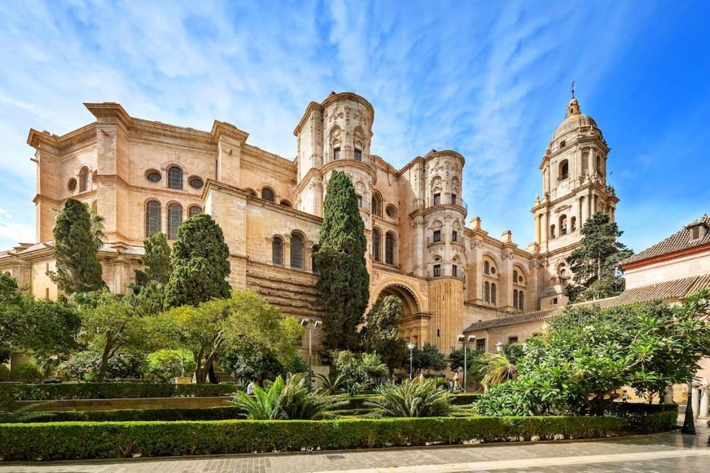 Апартаменты Nt Centro Ciudad - Catedral & Parking Малага Экстерьер фото